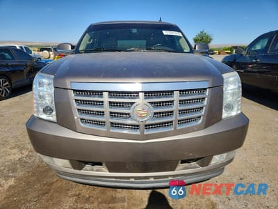Piąte zdjęcie samochodu w środku: 2013 CADILLAC ESCALADE LUXURY VIN:1GYS4BEF0DR379163 - miniatura