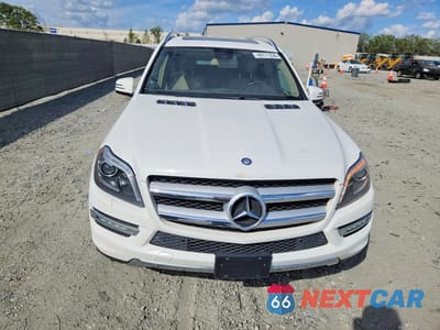 Piąte zdjęcie samochodu w środku: 2015 MERCEDES-BENZ GL 450 4MATIC VIN:4JGDF6EE2FA493640 - miniatura
