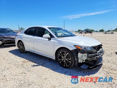 Czwarte zdjęcie samochodu z boku: 2020 TOYOTA CAMRY SE VIN:4T1M11AKXLU871257 - miniatura