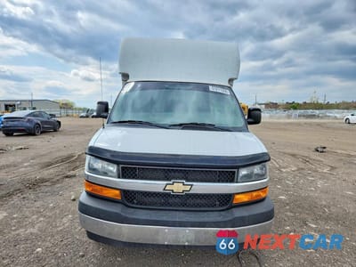 Piąte zdjęcie samochodu w środku: 2020 CHEVROLET EXPRESS G3500 6.0L V8 FFV CUTAWAY VAN VIN:1GB0GRFG0L1108092 - miniatura