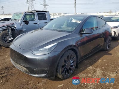 2024 TESLA MODEL Y 7SAYGDEF0RF181749 - główne zdjęcie licytacji z USA - miniatura