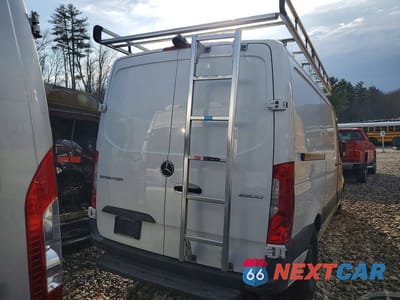 Trzecie zdjęcie samochodu z tyłu: 2023 MERCEDES BENZ SPRINTER 2500 UTILITY / SERVICE VAN VIN:W1Y4NBHY6PT133830 - miniatura