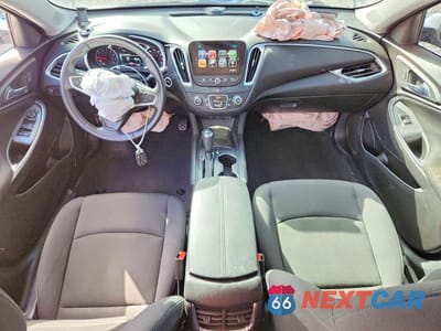 Zdjęcie 8 z 12 samochodu: 2018 CHEVROLET MALIBU LT VIN:1G1ZD5ST7JF104234 - miniatura