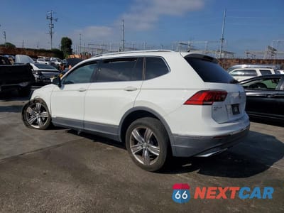 Drugie zdjęcie samochodu z przodu: 2021 VOLKSWAGEN TIGUAN SE VIN:3VV3B7AX8MM137915 - miniatura