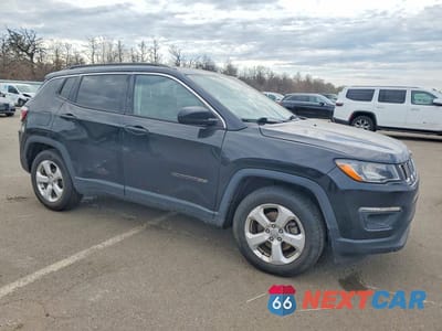 Czwarte zdjęcie samochodu z boku: 2019 JEEP COMPASS LATITUDE VIN:3C4NJCBB6KT652050 - miniatura
