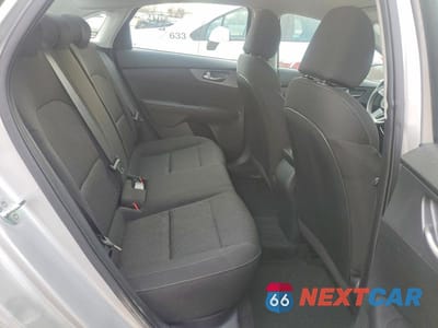 Zdjęcie 10 z 12 samochodu: 2021 KIA FORTE LXS VIN:3KPF24AD8ME333184 - miniatura