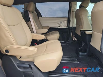 Zdjęcie 11 z 14 samochodu: 2023 TOYOTA SIENNA XLE VIN:5TDYRKEC5PS159045 - miniatura