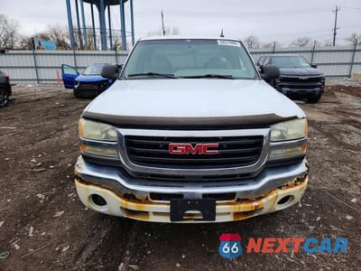 Piąte zdjęcie samochodu w środku: 2005 GMC SIERRA K2500 HEAVY DUTY VIN:1GTHK29U15E100049 - miniatura