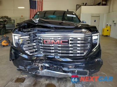 Piąte zdjęcie samochodu w środku: 2025 GMC SIERRA K1500 DENALI VIN:1GTUUGE82SZ226813 - miniatura