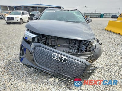 Piąte zdjęcie samochodu w środku: 2024 AUDI Q4 E-TRON PREMIUM PLUS VIN:WA1LUBFZ2RP039349 - miniatura