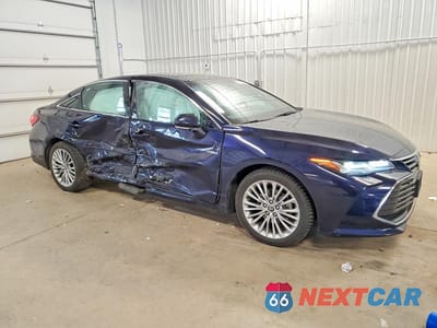 Czwarte zdjęcie samochodu z boku: 2021 TOYOTA AVALON LIMITED VIN:4T1DA1AB4MU010481 - miniatura