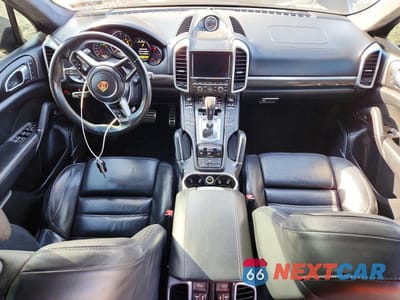 Zdjęcie 8 z 12 samochodu: 2016 PORSCHE CAYENNE TURBO VIN:WP1AC2A26GLA86140 - miniatura