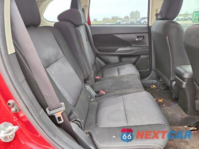 Zdjęcie 11 z 12 samochodu: 2017 MITSUBISHI OUTLANDER ES VIN:JA4AD2A30HZ067549 - miniatura