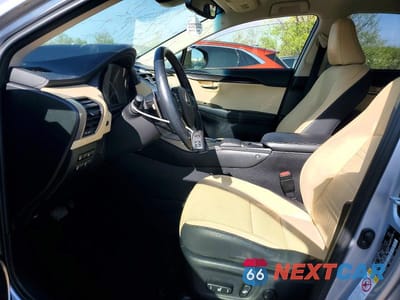 Zdjęcie 7 z 13 samochodu: 2018 LEXUS NX 300 BASE VIN:JTJBARBZXJ2174392 - miniatura