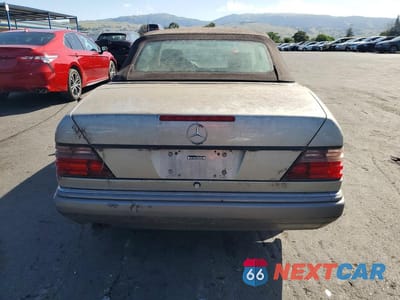 Zdjęcie 6 z 12 samochodu: 1995 MERCEDES-BENZ E 320 VIN:WDBEA66E9SC176974 - miniatura