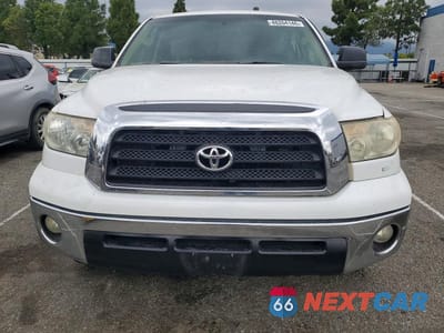 Piąte zdjęcie samochodu w środku: 2008 TOYOTA TUNDRA SR5 VIN:5TFRV541X8X068494 - miniatura