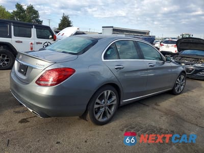 Trzecie zdjęcie samochodu z tyłu: 2015 MERCEDES-BENZ C 300 4MATIC VIN:55SWF4KB1FU018658 - miniatura