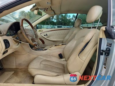 Zdjęcie 7 z 12 samochodu: 2008 MERCEDES-BENZ CLK 550 VIN:WDBTK72F98T090999 - miniatura
