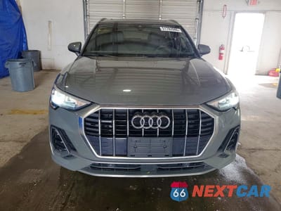 Piąte zdjęcie samochodu w środku: 2020 AUDI Q3 VIN:WA1DECF30L1046328 - miniatura