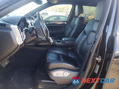 Zdjęcie 7 z 14 samochodu: 2012 PORSCHE CAYENNE VIN:WP1AA2A24CLA02624 - miniatura