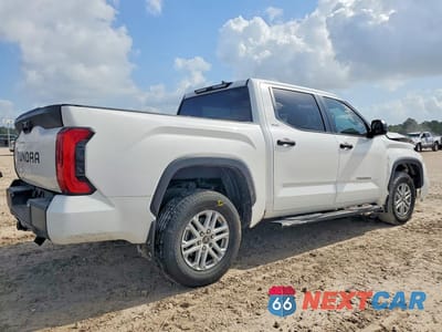Trzecie zdjęcie samochodu z tyłu: 2024 TOYOTA TUNDRA SR5 VIN:5TFLA5DB6RX169379 - miniatura