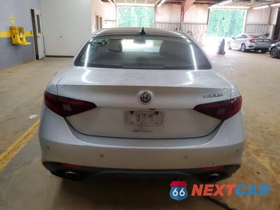 Zdjęcie 6 z 12 samochodu: 2017 ALFA ROMEO GIULIA VIN:ZARFAEBN6H7551961 - miniatura