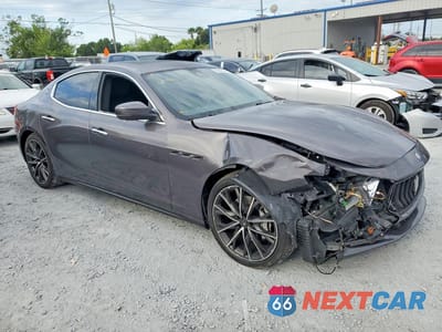 Czwarte zdjęcie samochodu z boku: 2019 MASERATI GHIBLI VIN:ZAM57XSA1K1329377 - miniatura