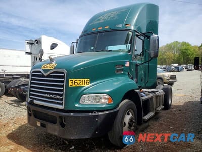 Drugie zdjęcie samochodu z przodu: 2017 MACK CXU613 SEMI TRUCK VIN:1M1AW01X3HM009424 - miniatura