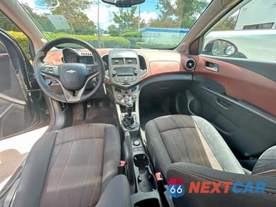 Zdjęcie 9 z 14 samochodu: 2012 CHEVROLET SONIC LT VIN:1G1JD6SB5C4189714 - miniatura