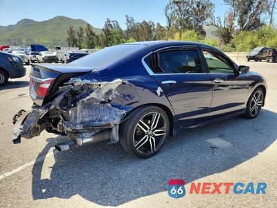 Trzecie zdjęcie samochodu z tyłu: 2017 HONDA ACCORD SPORT VIN:1HGCR2F50HA302445 - miniatura