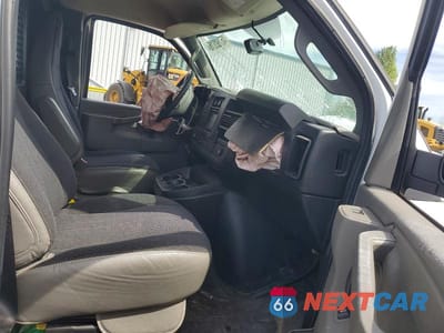 Zdjęcie 7 z 11 samochodu: 2019 CHEVROLET EXPRESS 25 - DELIVERY VAN VIN:1GCWGAFG0K1365887 - miniatura