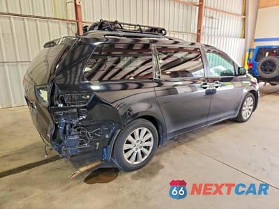 Trzecie zdjęcie samochodu z tyłu: 2017 TOYOTA SIENNA LIMITED PREMIUM 7-PASSENGER VIN:5TDYZ3DC8HS839756 - miniatura