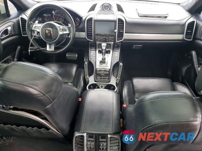 Zdjęcie 8 z 13 samochodu: 2012 PORSCHE CAYENNE TURBO VIN:WP1AC2A25CLA84695 - miniatura