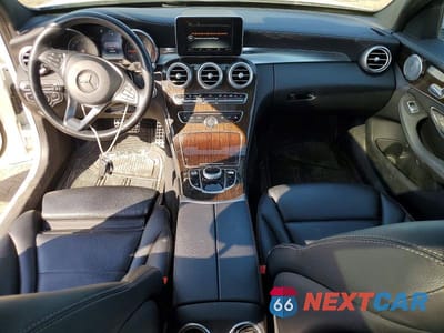 Zdjęcie 8 z 12 samochodu: 2017 MERCEDES-BENZ C 300 4MATIC VIN:55SWF4KB7HU195220 - miniatura