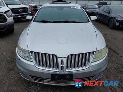 Piąte zdjęcie samochodu w środku: 2010 LINCOLN MKS VIN:1LNHL9DR2AG609568 - miniatura