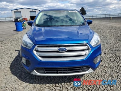 Piąte zdjęcie samochodu w środku: 2017 FORD ESCAPE SE VIN:1FMCU9GD3HUC90507 - miniatura