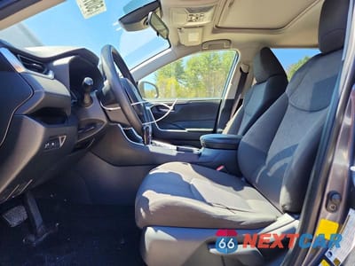 Zdjęcie 7 z 13 samochodu: 2019 TOYOTA RAV4 XLE VIN:JTMW1RFV1KD004276 - miniatura