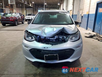 Piąte zdjęcie samochodu w środku: 2017 CHEVROLET BOLT EV PREMIER VIN:1G1FX6S03H4170193 - miniatura