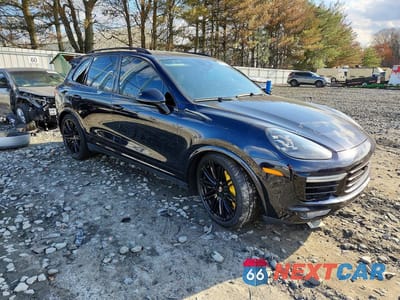 Czwarte zdjęcie samochodu z boku: 2016 PORSCHE CAYENNE TURBO VIN:WP1AC2A26GLA86140 - miniatura