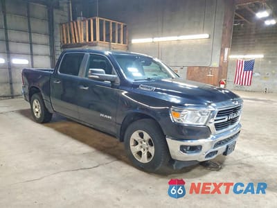 Czwarte zdjęcie samochodu z boku: 2019 RAM 1500 BIG HORN VIN:1C6RREFT7KN851477 - miniatura