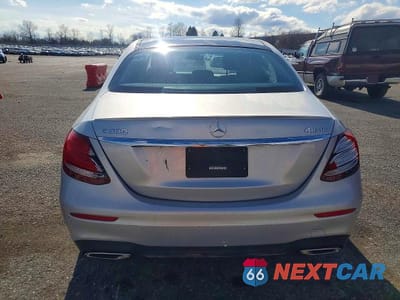 Zdjęcie 6 z 11 samochodu: 2018 MERCEDES-BENZ E 300 4MATIC VIN:WDDZF4KB7JA360542 - miniatura