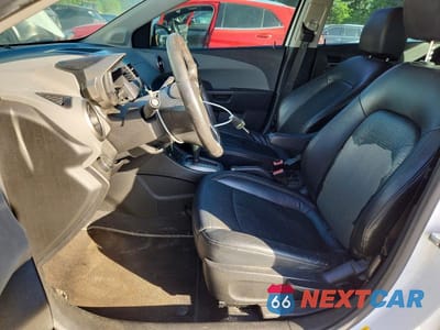 Zdjęcie 7 z 12 samochodu: 2012 CHEVROLET SONIC LTZ VIN:1G1JE6SH8C4137219 - miniatura