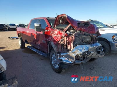 Czwarte zdjęcie samochodu z boku: 2022 CHEVROLET SILVERADO K3500 LTZ VIN:1GC4YUEY5NF191872 - miniatura