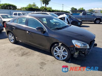Czwarte zdjęcie samochodu z boku: 2013 VOLVO S60 T5 VIN:YV1612FS5D1228517 - miniatura