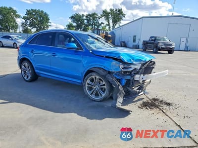 Czwarte zdjęcie samochodu z boku: 2017 AUDI Q3 PREMIUM PLUS VIN:WA1JCCFS1HR008714 - miniatura
