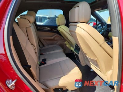 Zdjęcie 11 z 12 samochodu: 2022 PORSCHE CAYENNE VIN:WP1AA2AYXNDA01995 - miniatura