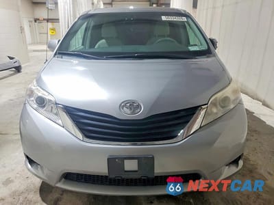 Piąte zdjęcie samochodu w środku: 2014 TOYOTA SIENNA LE VIN:5TDKK3DC5ES489010 - miniatura
