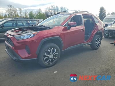 2020 TOYOTA RAV4 LE 2T3G1RFV5LC133924 - główne zdjęcie licytacji z USA - miniatura