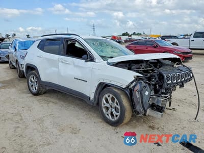 Czwarte zdjęcie samochodu z boku: 2024 JEEP COMPASS LATITUDE VIN:3C4NJDBN5RT119438 - miniatura