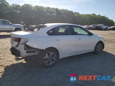 Trzecie zdjęcie samochodu z tyłu: 2021 KIA FORTE LXS VIN:3KPF24AD4ME352069 - miniatura